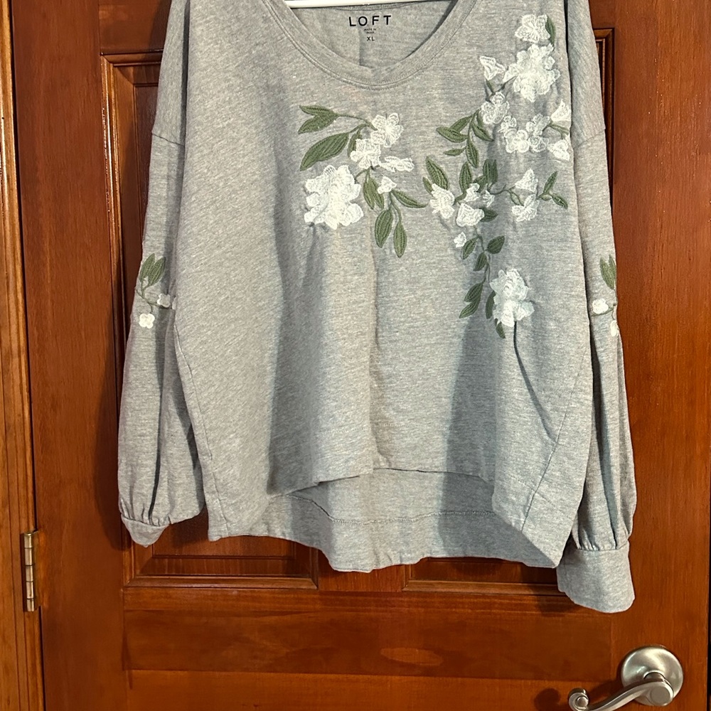 Loft grey sweatshirt XL